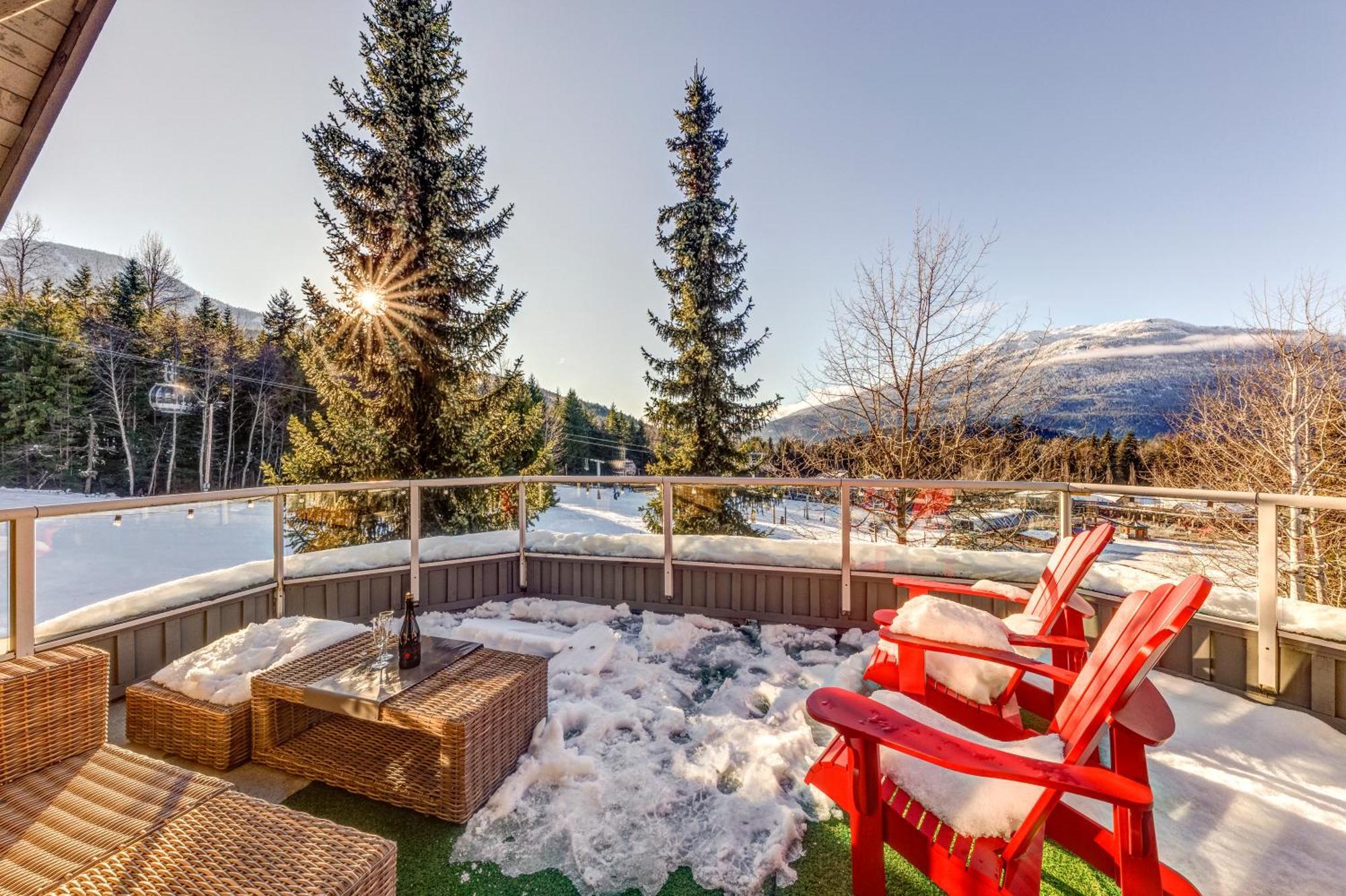 The Lookout Penthouse // A Luxe Suite In Whistler Kültér fotó