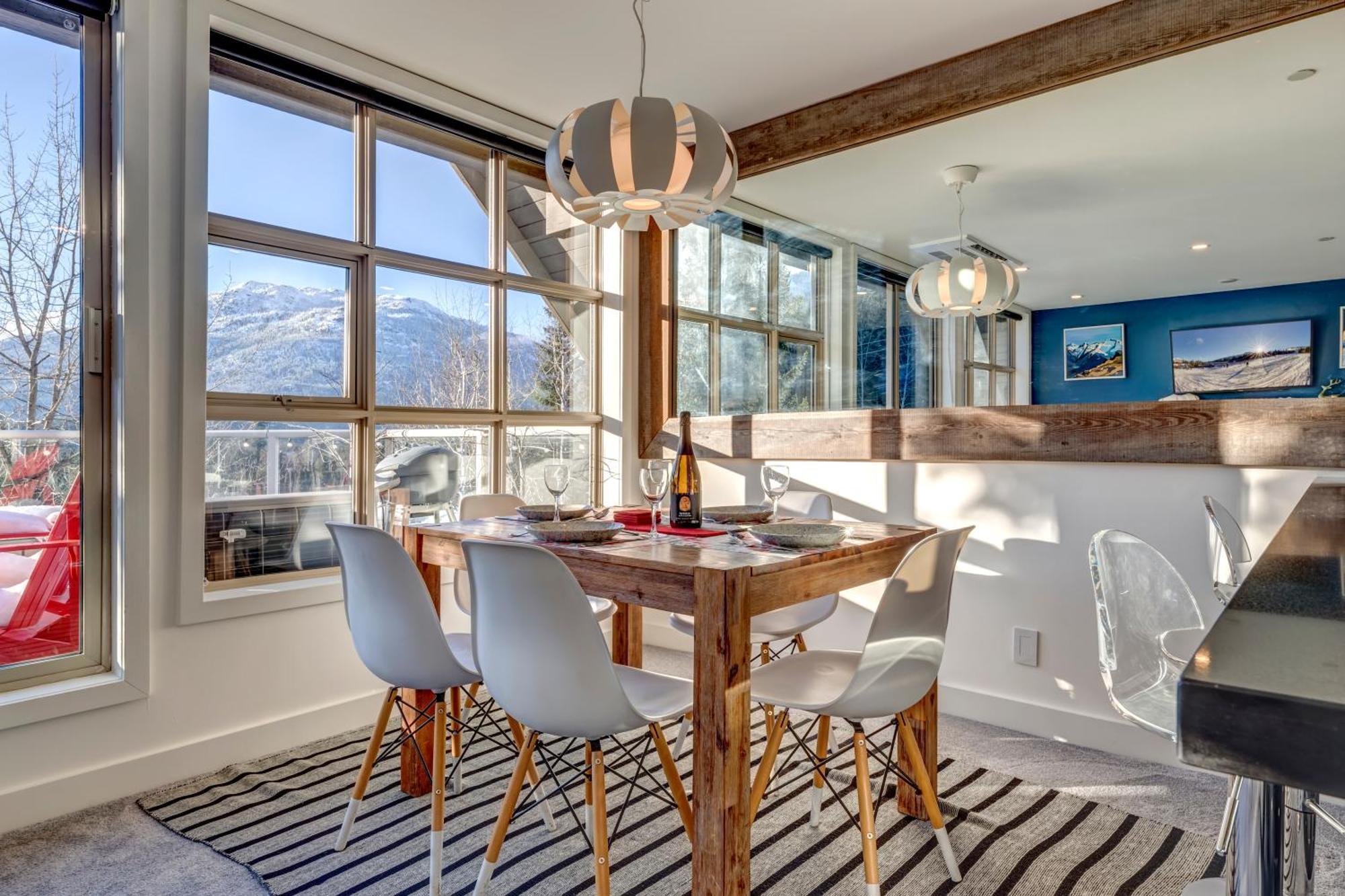 The Lookout Penthouse // A Luxe Suite In Whistler Kültér fotó