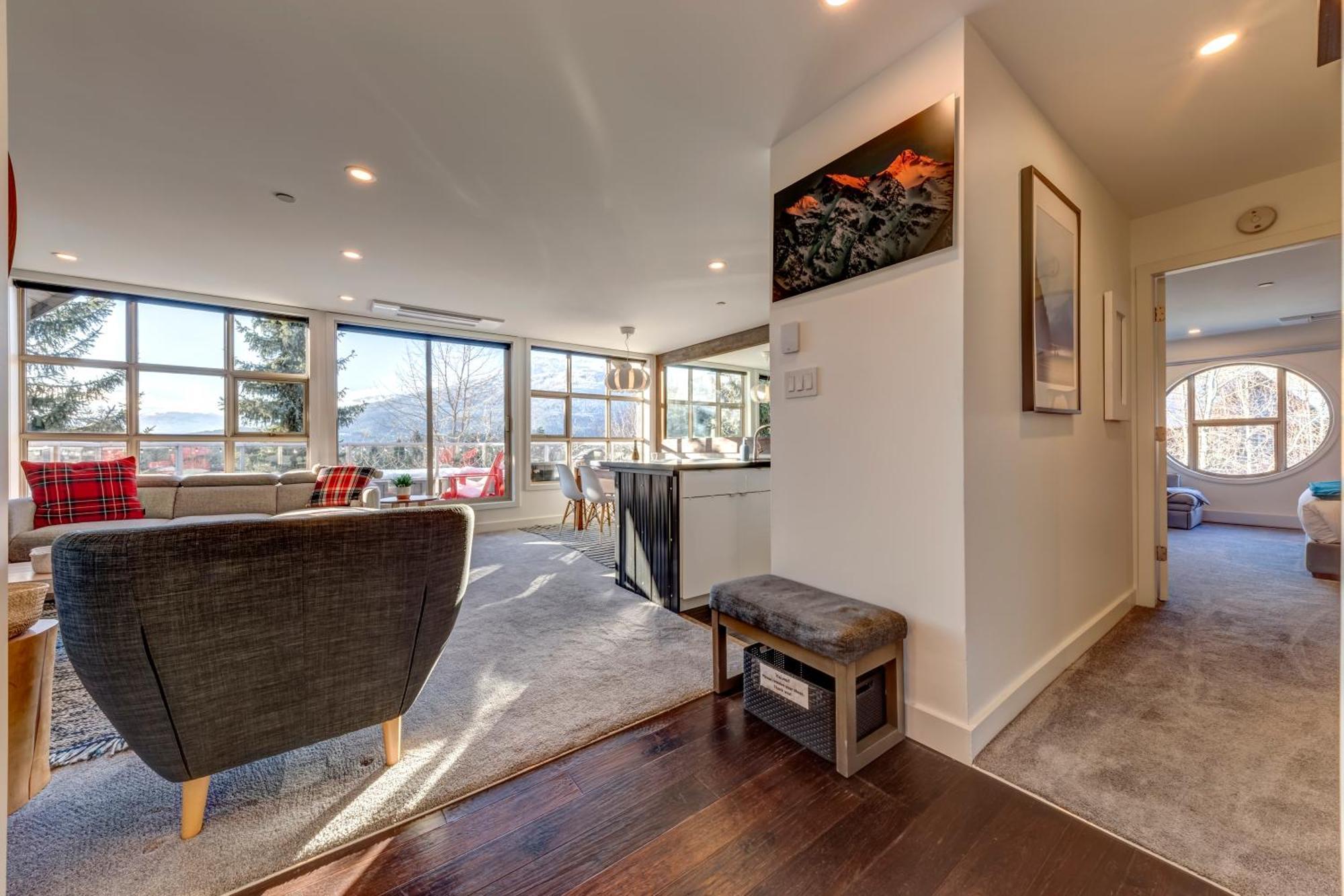 The Lookout Penthouse // A Luxe Suite In Whistler Kültér fotó