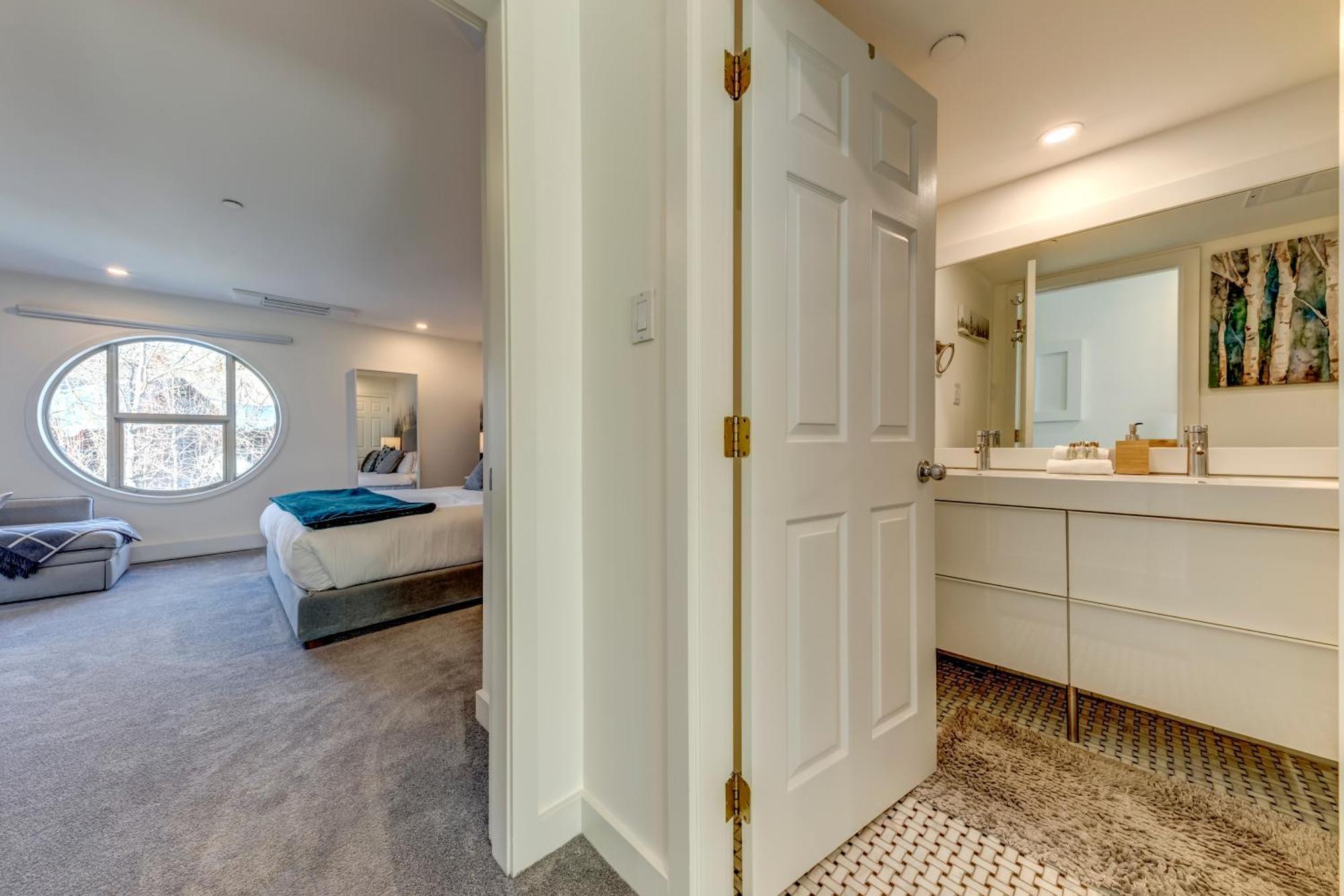 The Lookout Penthouse // A Luxe Suite In Whistler Kültér fotó